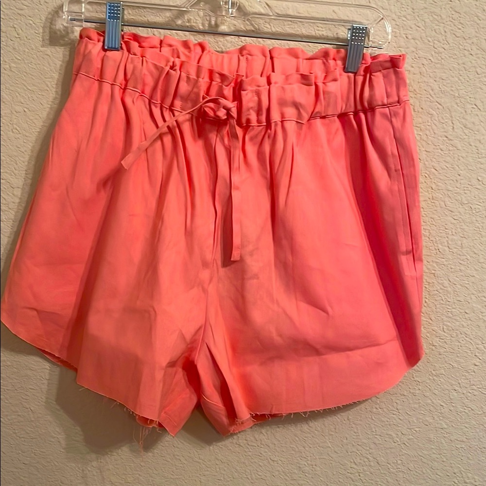 Shore Cirsl linen raw edge Shorts . NEW with Tags . Size M